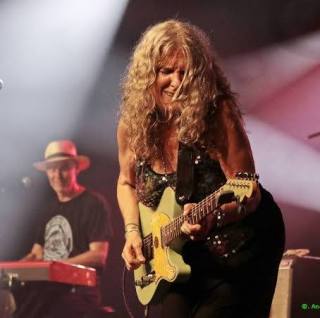 Thursday 15th October:  DEBBIE BOND BLUES BAND